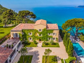 Villa Namaste French Riviera Olivers Travels 01