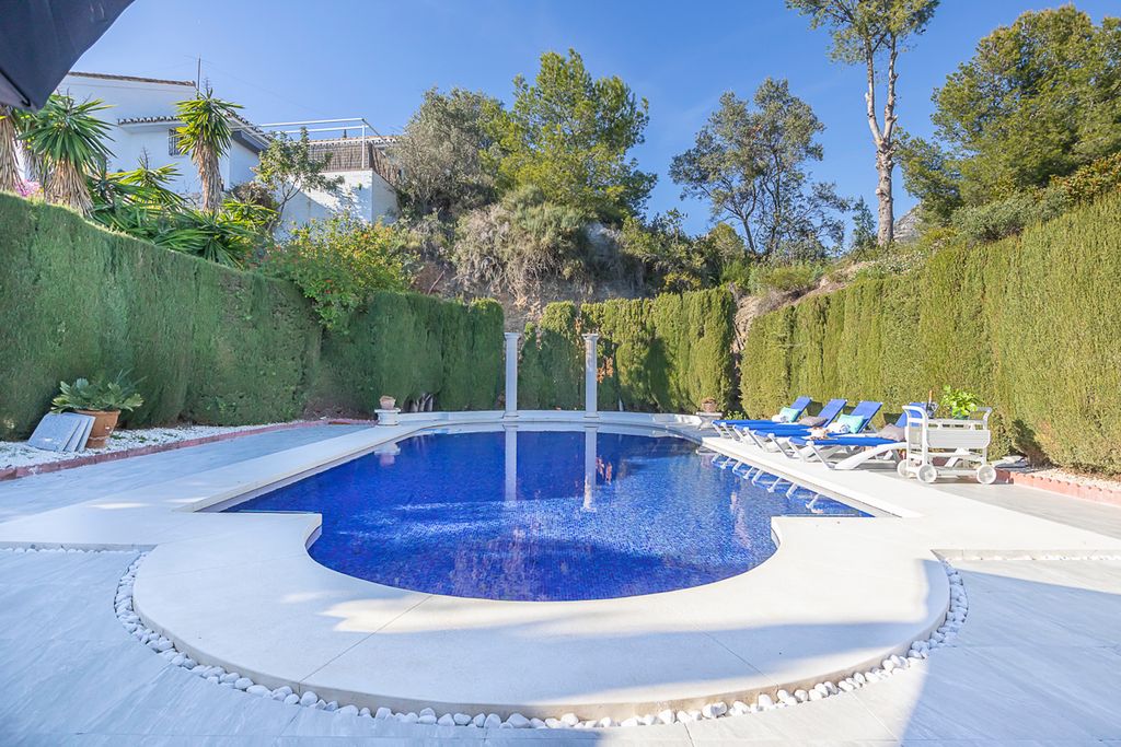 Villa Cheriva Costa del Sol Olivers Travels 5