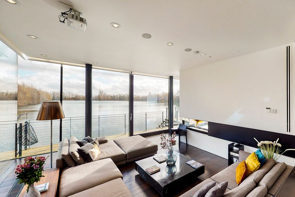 Huntsman Lake House Cotswolds Olivers Travels 3