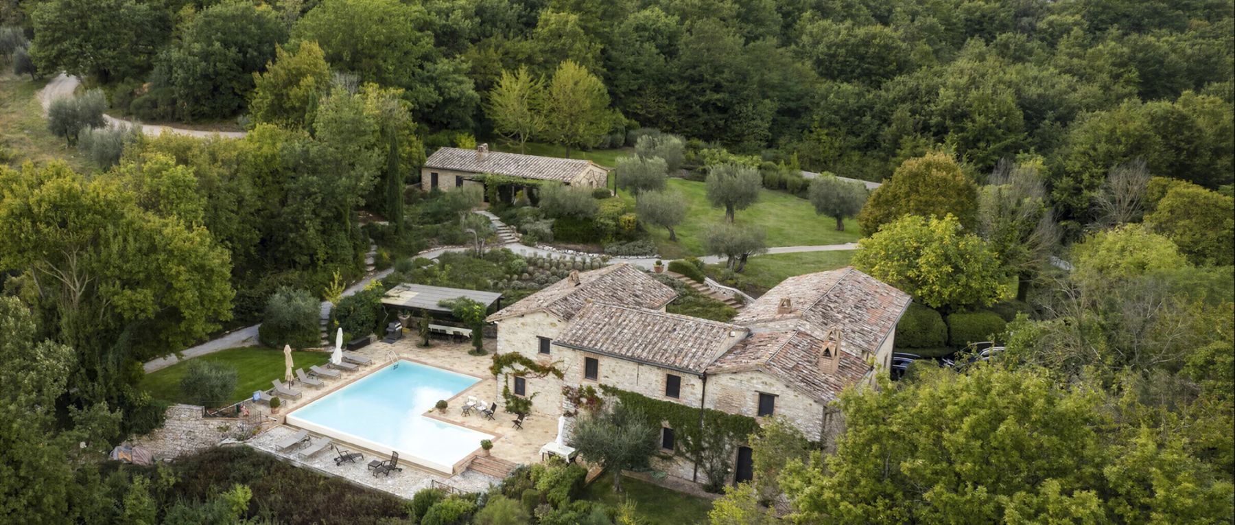 001 villa petroia central italy olivers travels desktop center