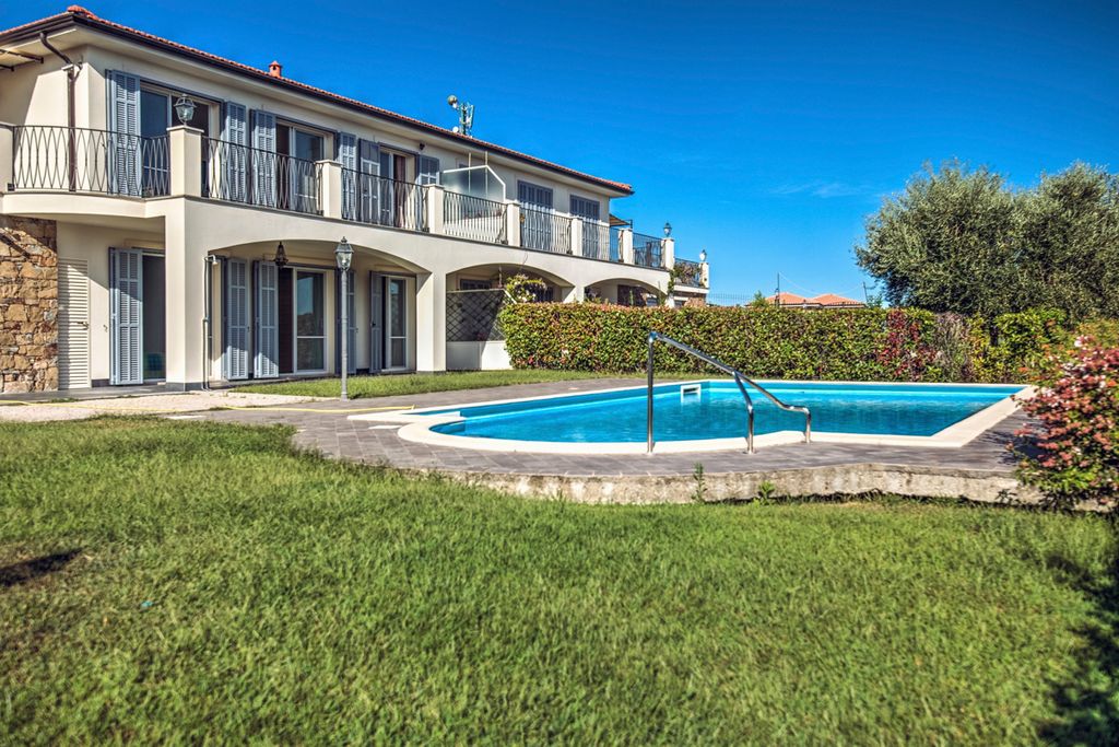 Villa Sanremo Liguria Olivers Travels 1