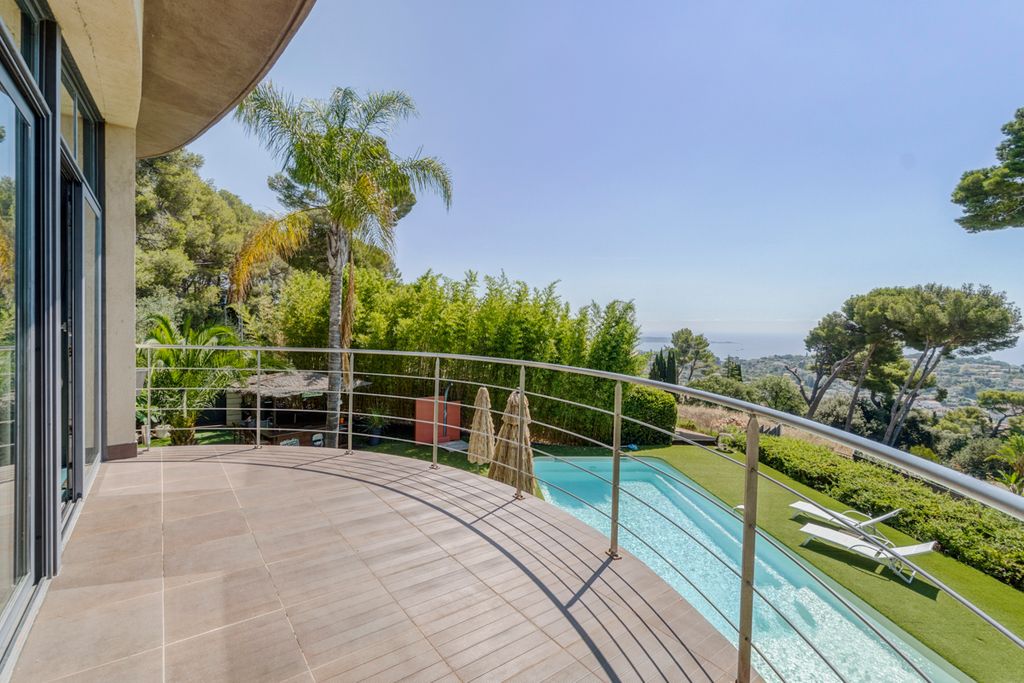 Villa des Caraibes French Riviera Olivers Travels2