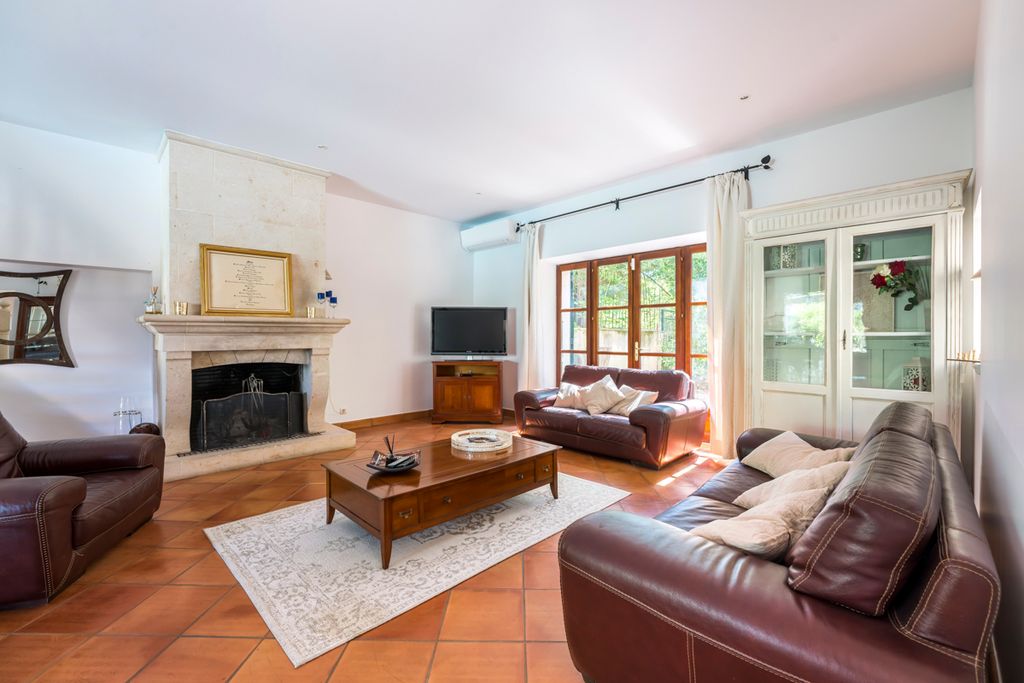 Villa des Papes French Riviera Olivers Travels3
