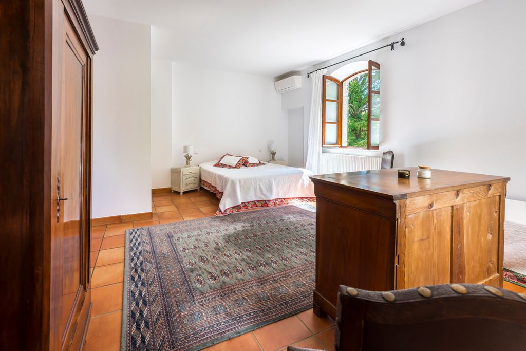 Villa des Papes French Riviera Olivers Travels5