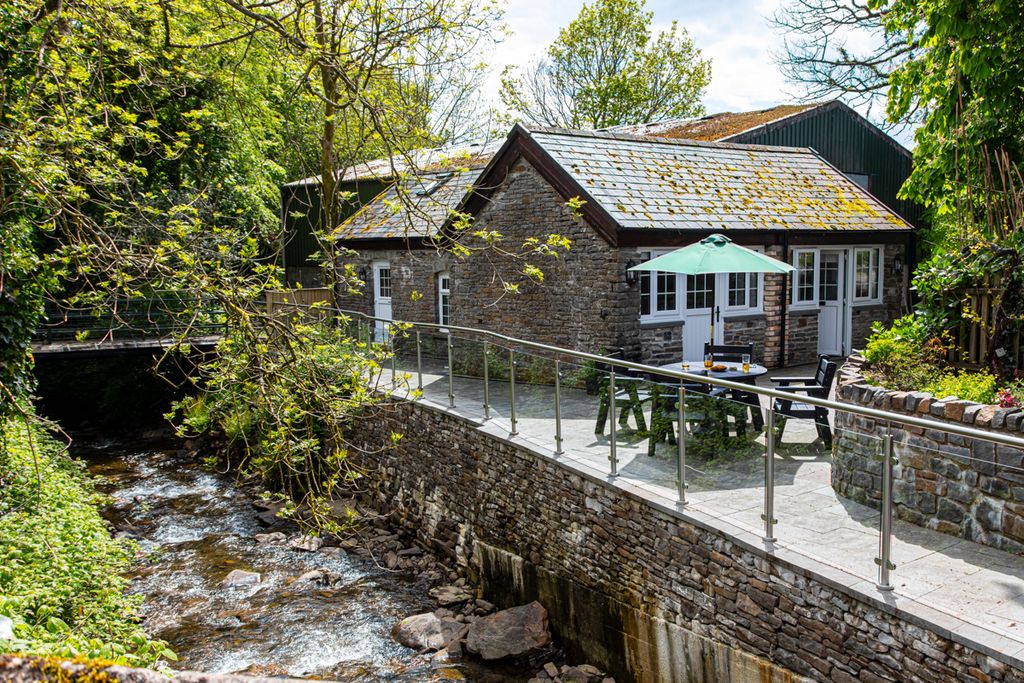 Riverside Cottage Wales Olivers Travels 1