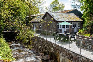 Riverside Cottage Wales Olivers Travels 1