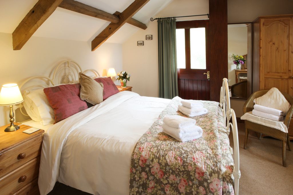 Parkland Cottage Wales Olivers Travels 4