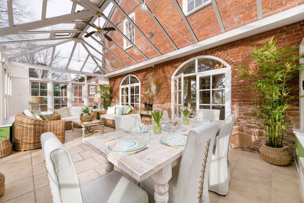 Clock Coach House Midlands Olivers Travels3