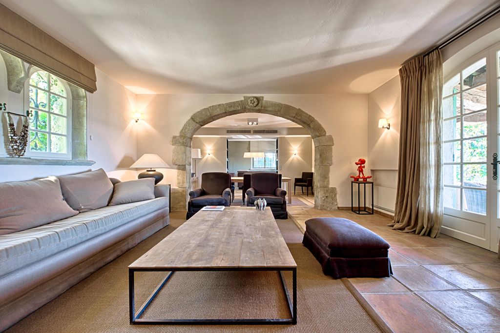 Maison Givenchy French Riviera Olivers Travels 3