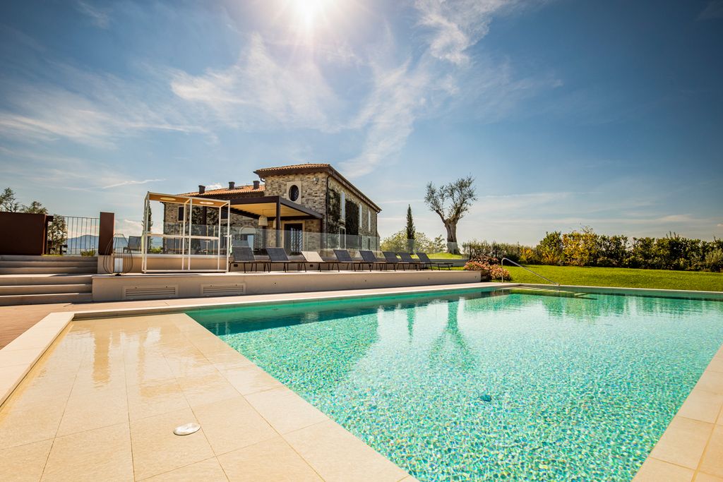 Villa Claterna Italy Olivers Travels1