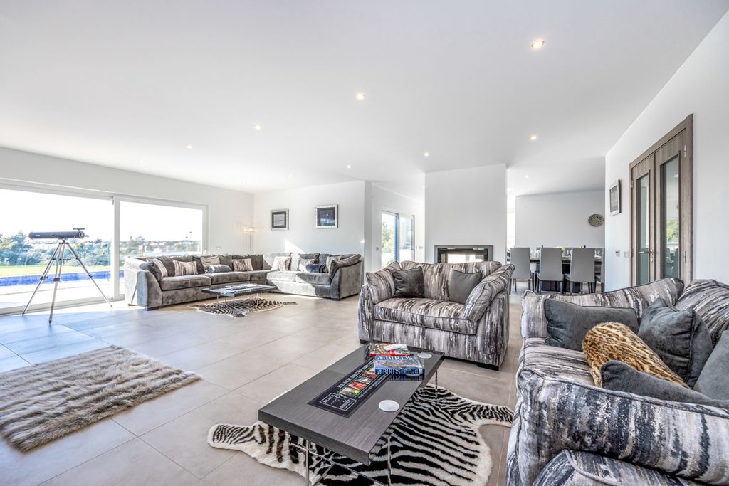 Casa Bissau Algarve Olivers Travels 3