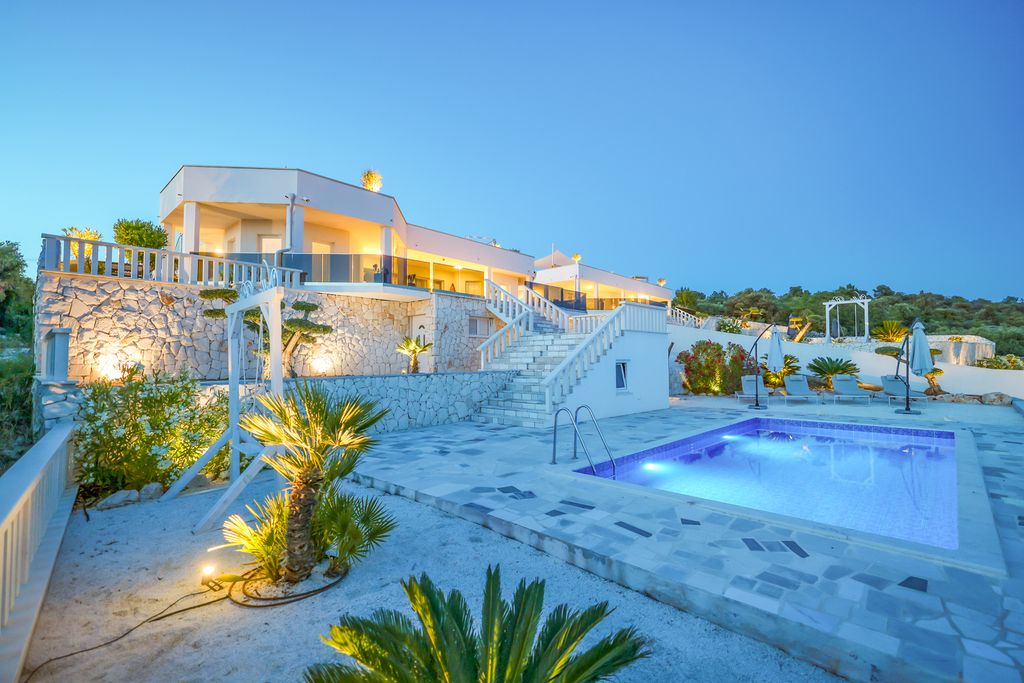 Villa Vjeko Dalmatia Coast Croatia OliversTravels 1