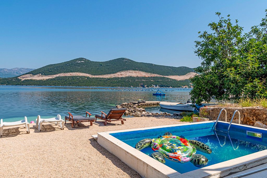 Villa Green Dalmatian Coast Olivers Travels1