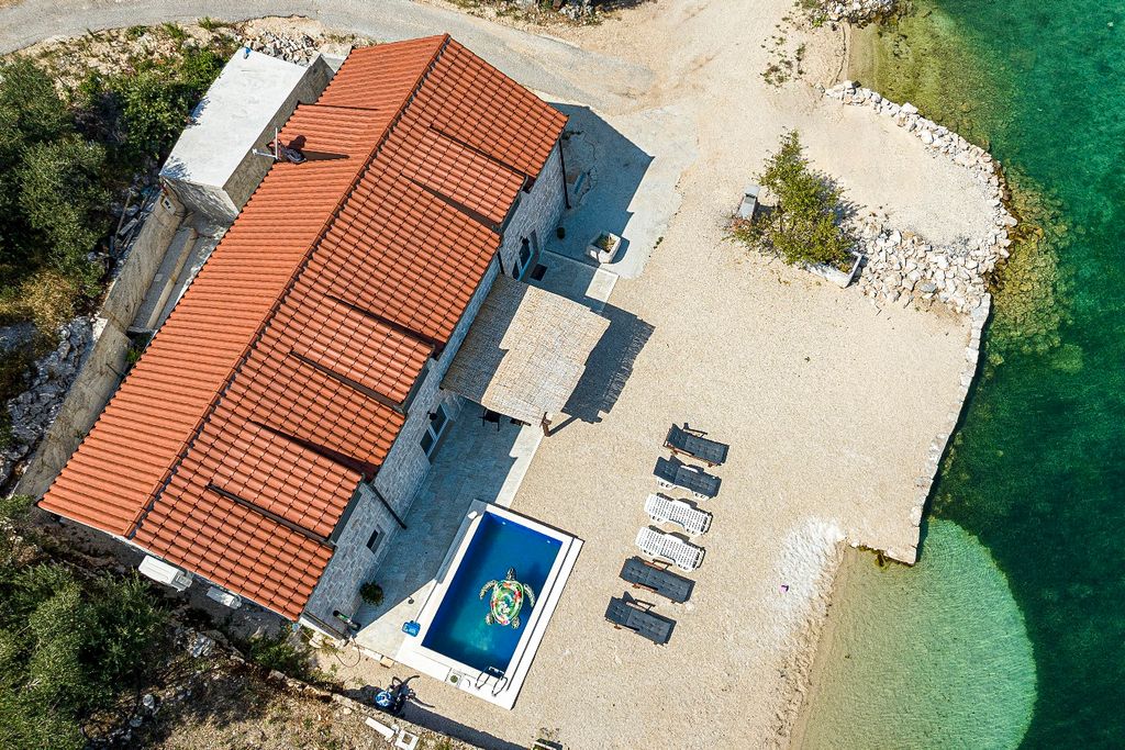 Villa Green Dalmatian Coast Olivers Travels2