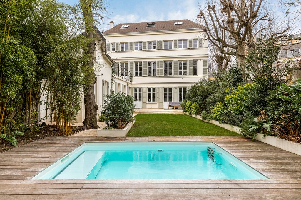 Maison De La Revolution Paris Region Olivers Travels 1