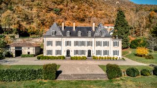 Chateau Des Frontieres Midi Pyrenees Olivers Travels 1