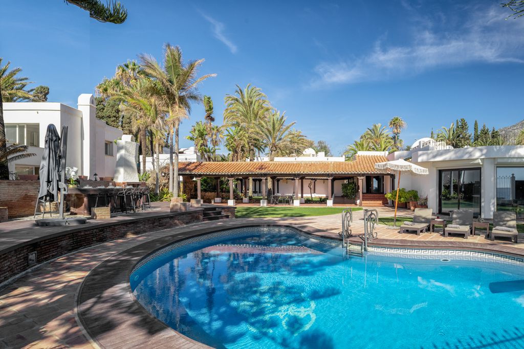 Villa Banus Mar Costa del Sol Olivers Travels 1