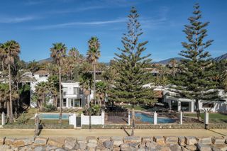 Villa Banus Mar Costa del Sol Olivers Travels 37
