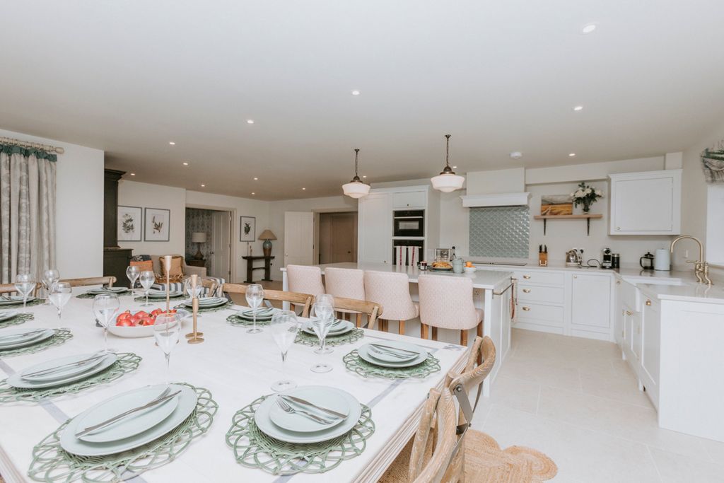 Holly Grove House South East Olivers Travels 5