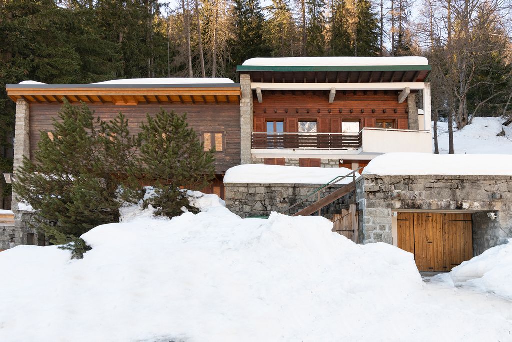 Chalet Coccinelle Chamonix Olivers Travels 1