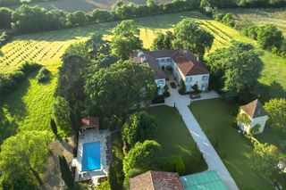 Chateau De La Perse Midi Pyrenees Olivers Travls01