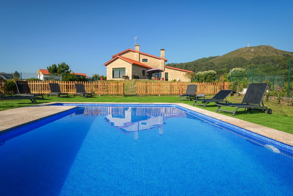 Villa Desuso Galicia Olivers Travels1