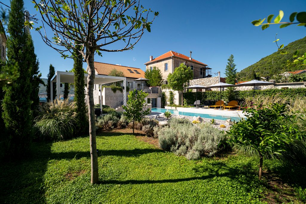 Villa Nikola Bay Of Kotor Olivers Travels5