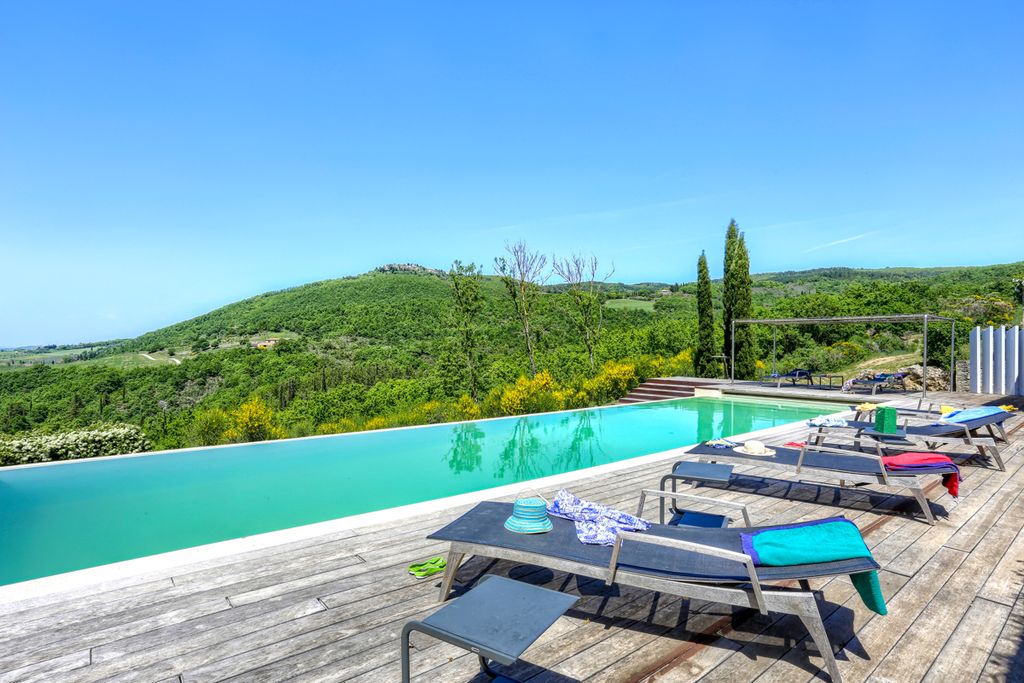 Rosa Alba Tuscany Olivers Travels6