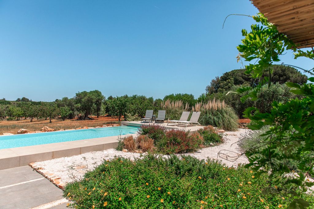 Trulli Piovanello Puglia Olivers Travels2