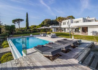 Villa Axelle French Riviera Olivers Travels 1