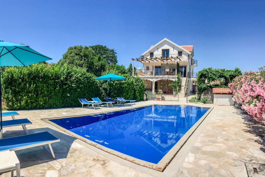 Villa Lustica Bay Of Kotor Olivers Travels 1