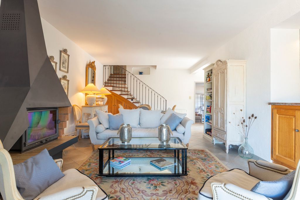 Villa Binoche Provence Olivers Travels 3