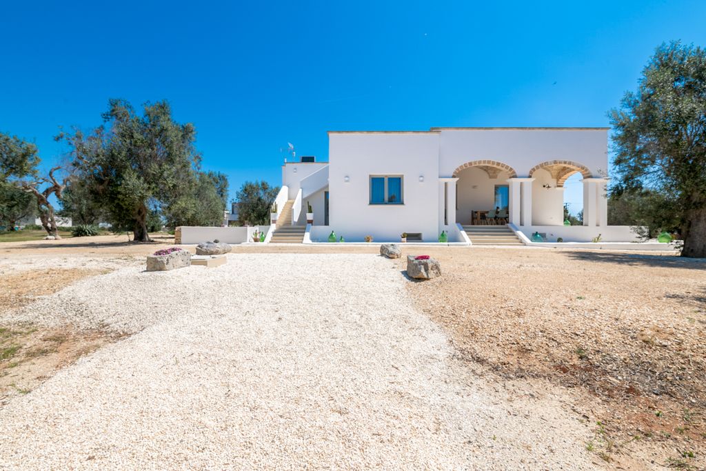 Villa Rhodiola Puglia Olivers Travels 2