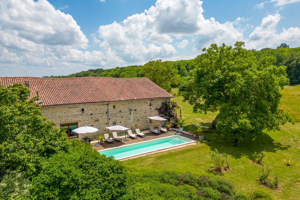 Mas des Fleurs Aquitaine Olivers Travels1