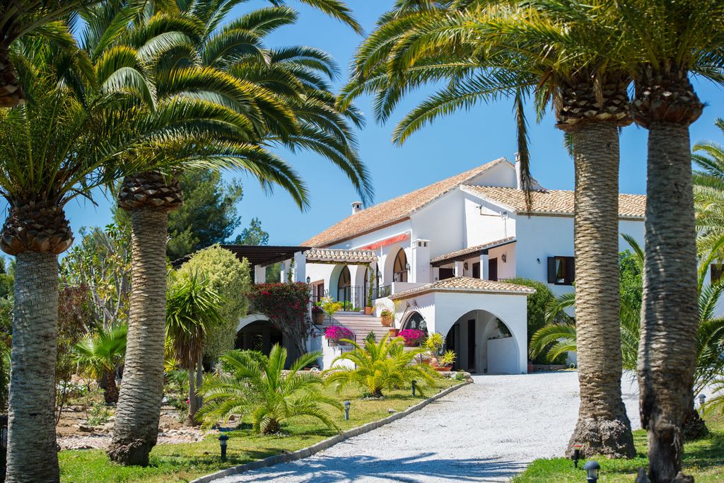 La Roca de Frigiliana Costa del Sol Olivers Travels 1