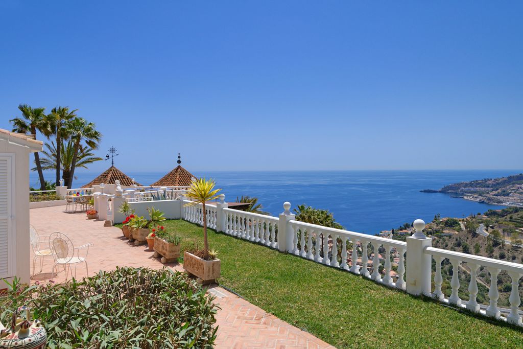 Villa Montanes Alto Costa Tropical Olivers Travels 6