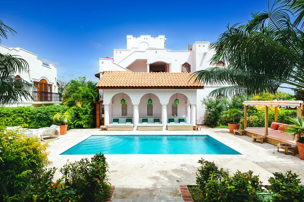 Cap Masion 3 Bed Courtyard Olivers Travels 1