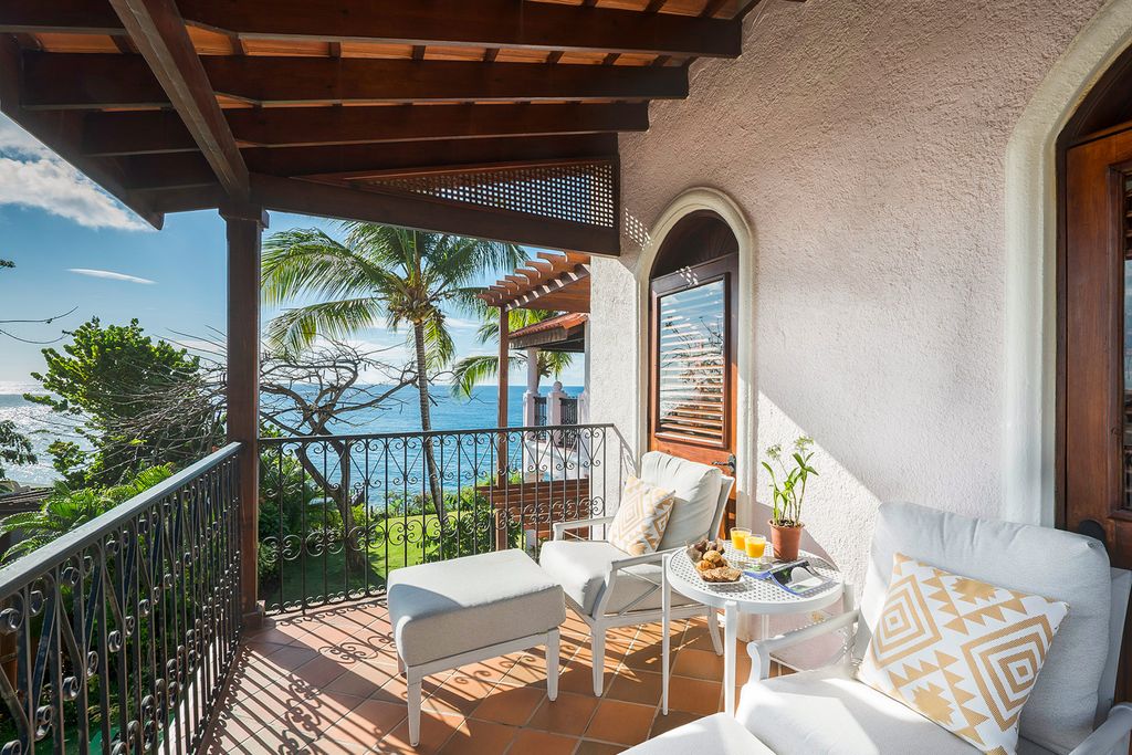 Cap Masion 3 Bed Oceanview Pool and Terrace Olivers Travels 2