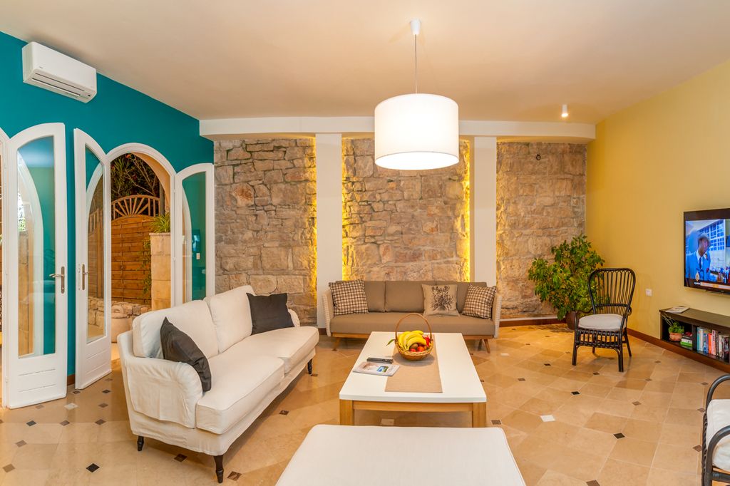 Casa Grace Dalmatia Coast Olivers Travels 3