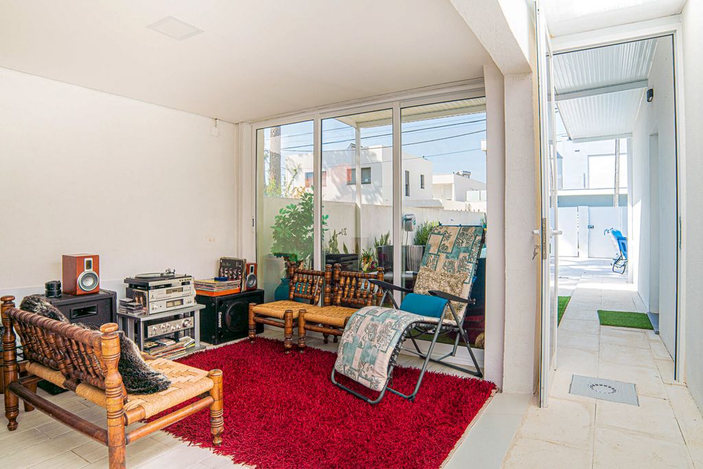Casa Escada Lisbon Coast Olivers Travels 5