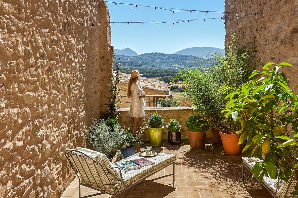 Gens Flavia Umbria Olivers Travels 1