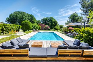 L Hirondelle Provencale Provence Olivers Travels 1