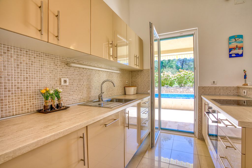 Villa Nerezisca Brac Olivers Travels 5