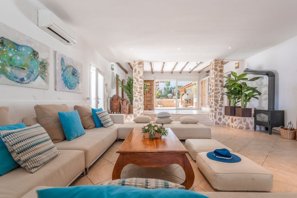 Villa Mosteli Ibiza Olivers Travels 03