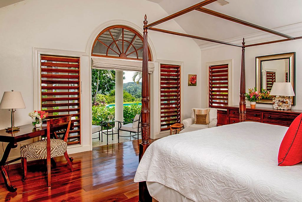 Bougainvillea at the Tryall Club Jamaica Olivers Travels 4