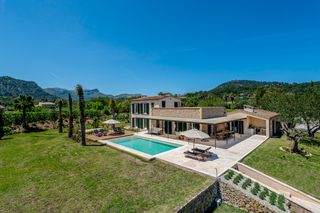 Luis Pollensa Mallorca Olivers Travels 1