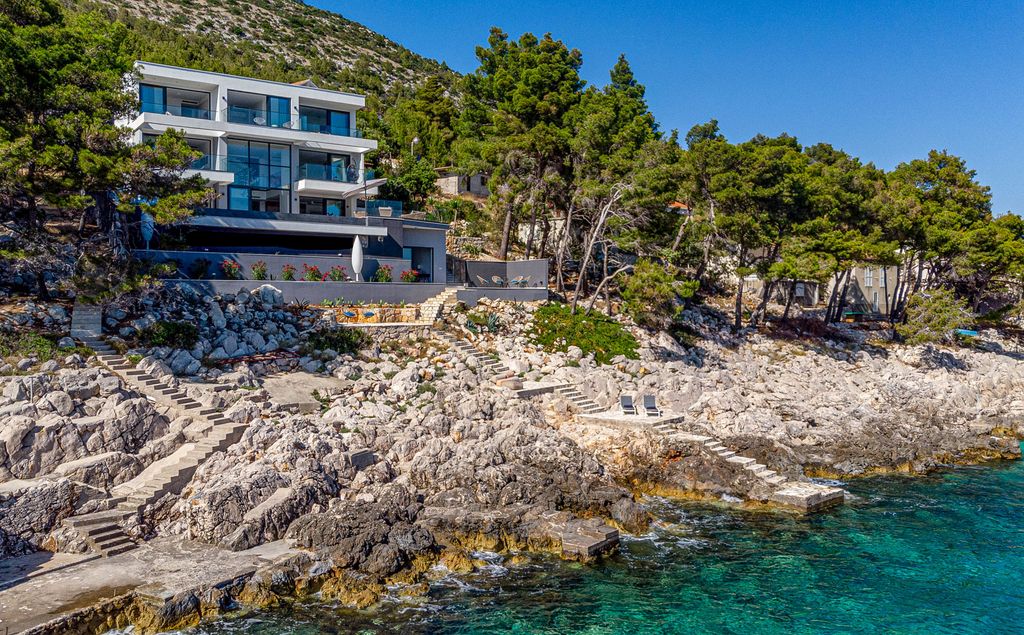 Villa Luxana Korcul Olivers Travels1