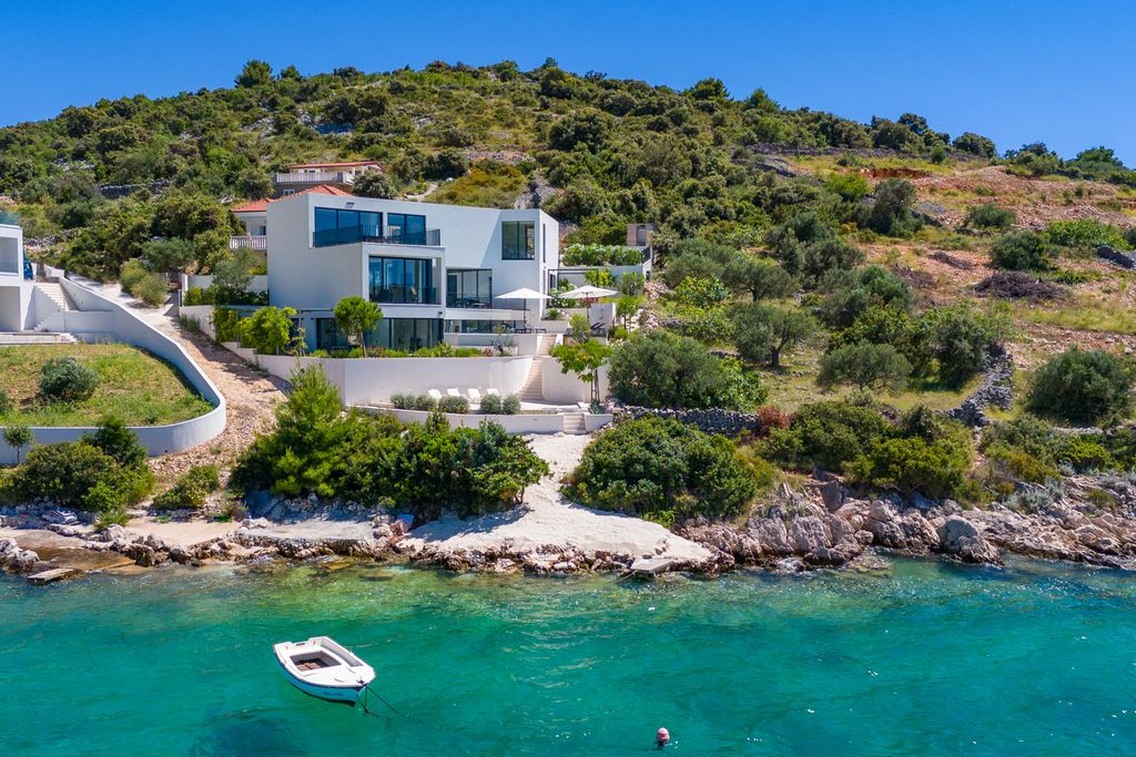 Villa Gabrijela Dalmatia Coast OliversTravel 1