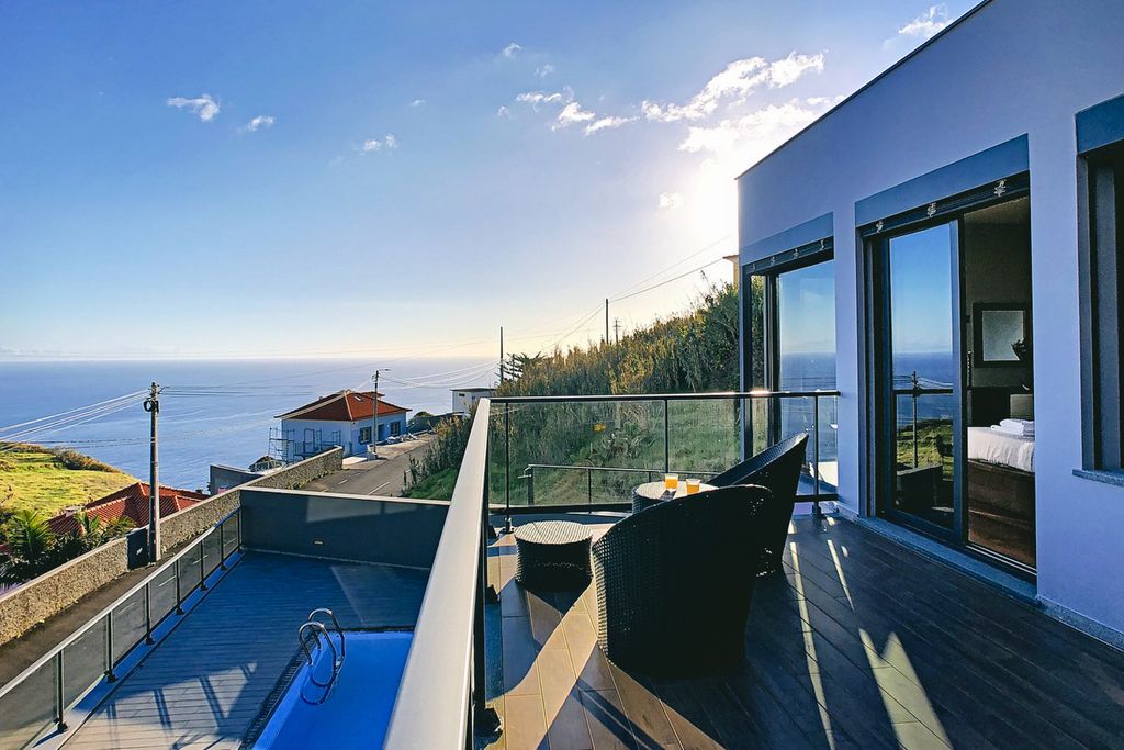 Moradia Furnas Madeira Portugal Olivers Travels s2