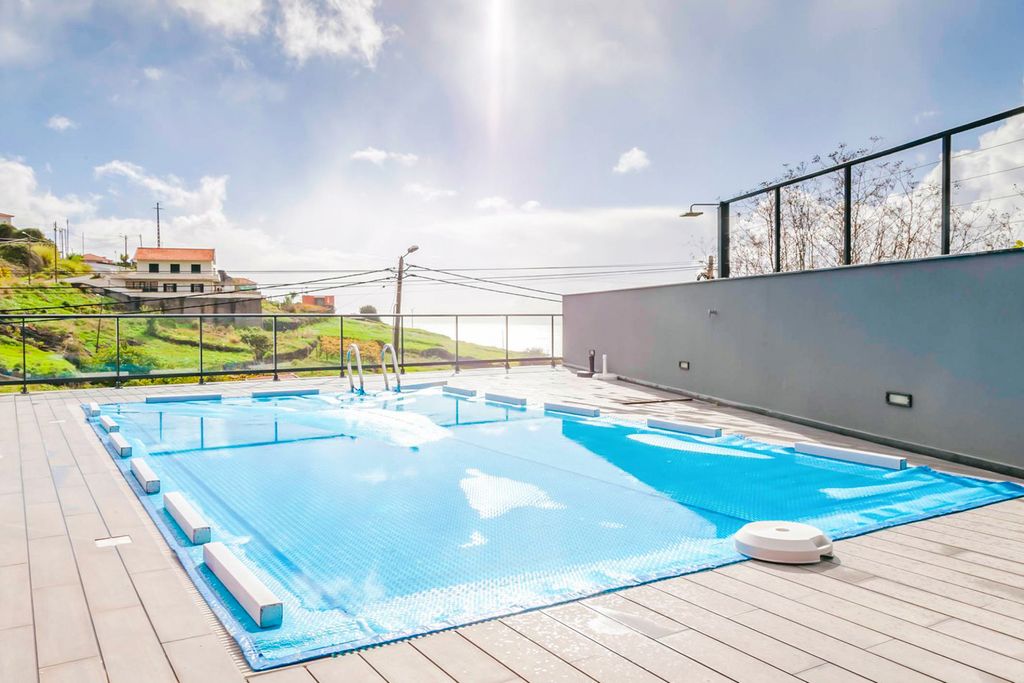 Moradia Furnas Madeira Portugal Olivers Travels s1